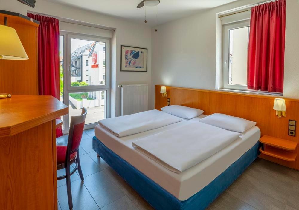 Heilbronner Hotel Am Schoenen Theater Экстерьер фото